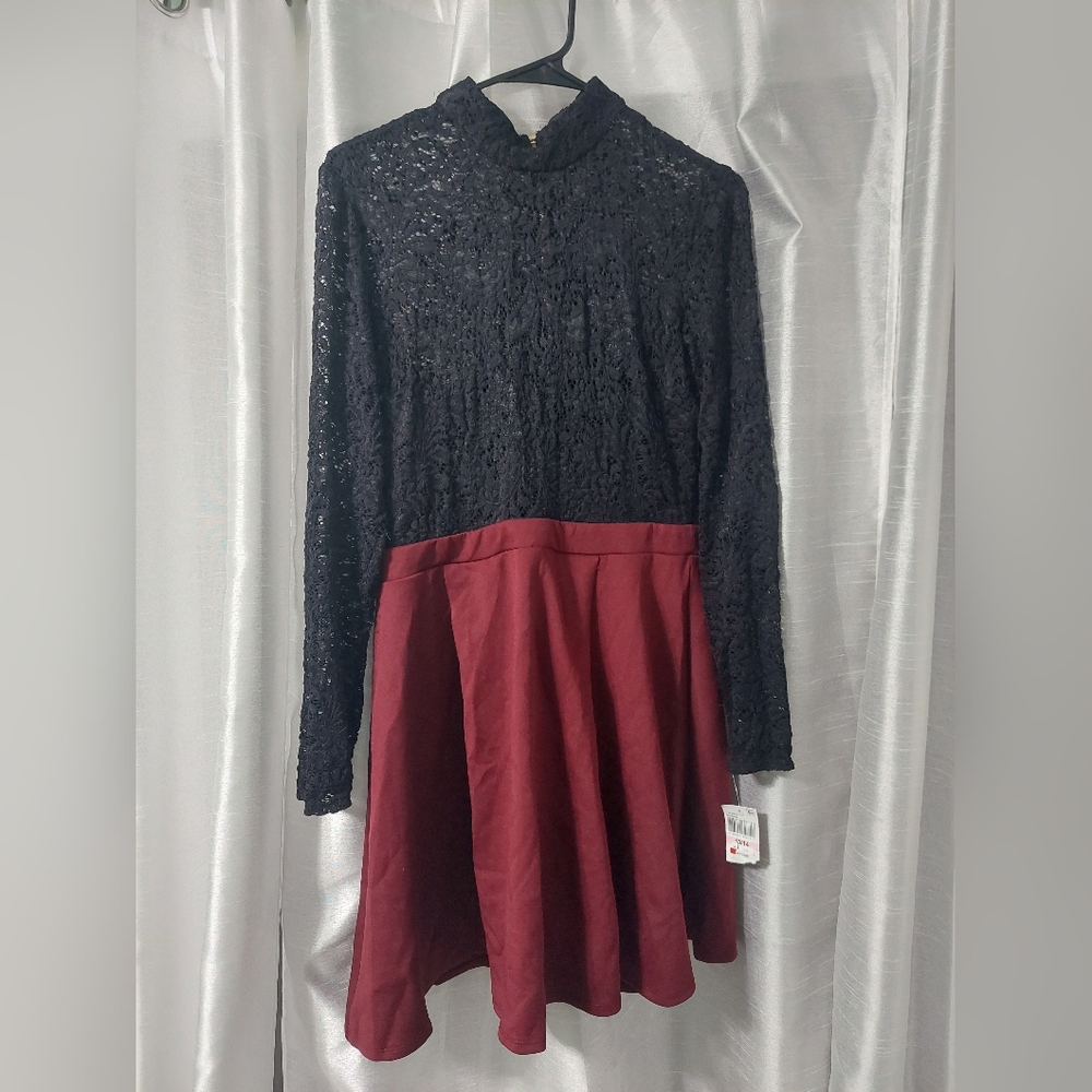 NWT‎ B. Darlin dress 13/14 black/maroon